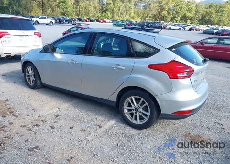 2016 Ford Focus Se z USA, uszkodzony, nr VIN 1FADP3K28GL338824